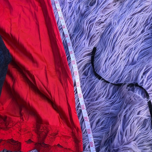 Vintage lace slip size LARGE - Picture 7 of 7